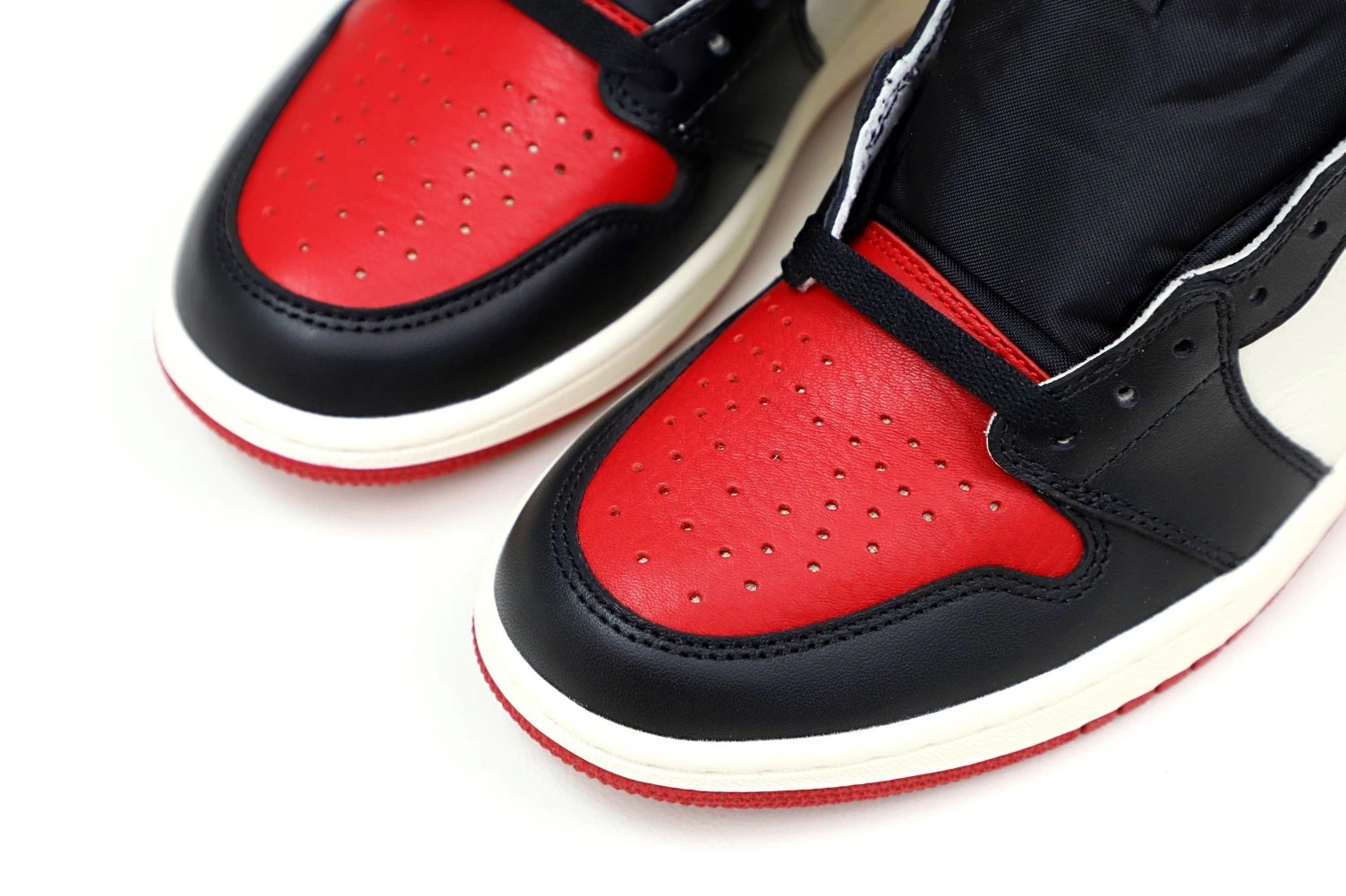 TOE' JORDAN 1 OG AIR RETRO 'BRED HIGH 0204